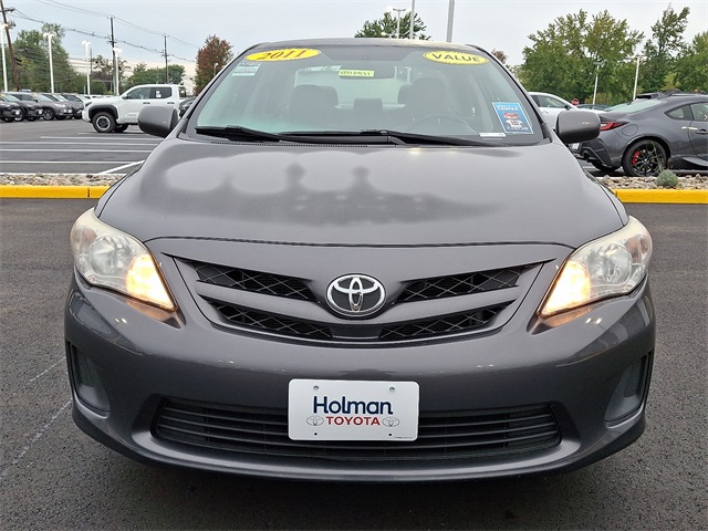 2011 Toyota Corolla LE photo 3