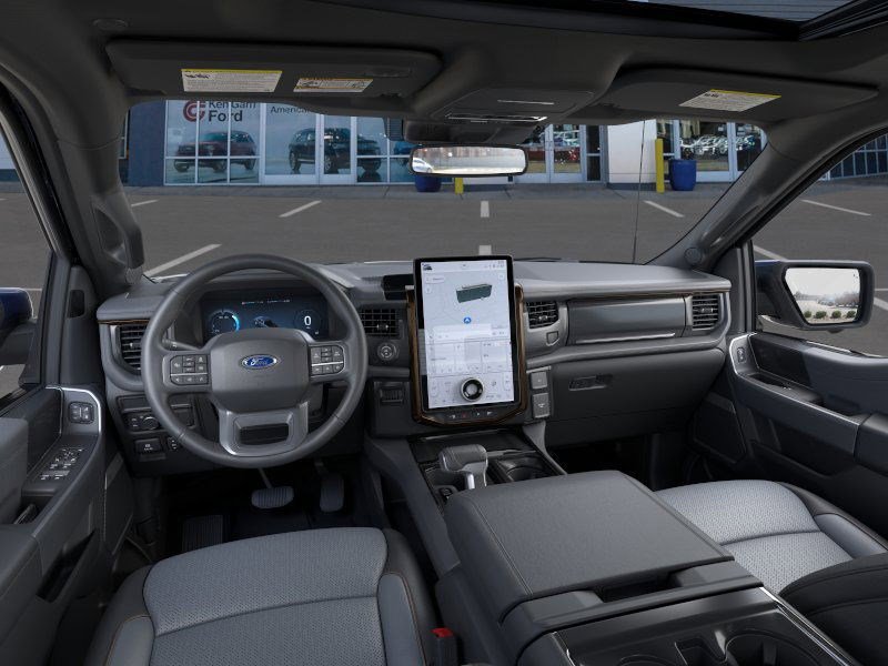 2025 Ford F-150 Lightning Lariat photo 8