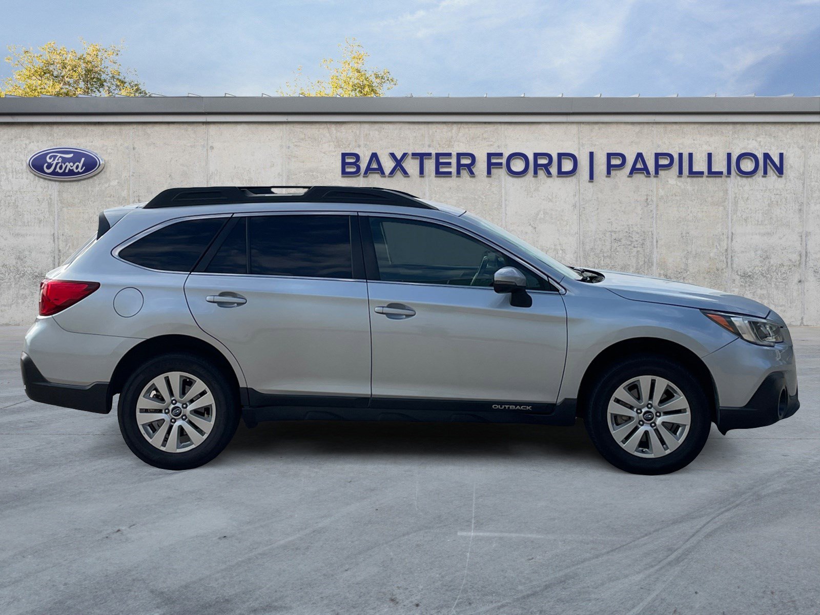 2019 Subaru Outback 2.5i Premium photo 5