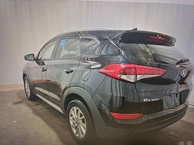 2017 Hyundai Tucson SE Plus photo 2