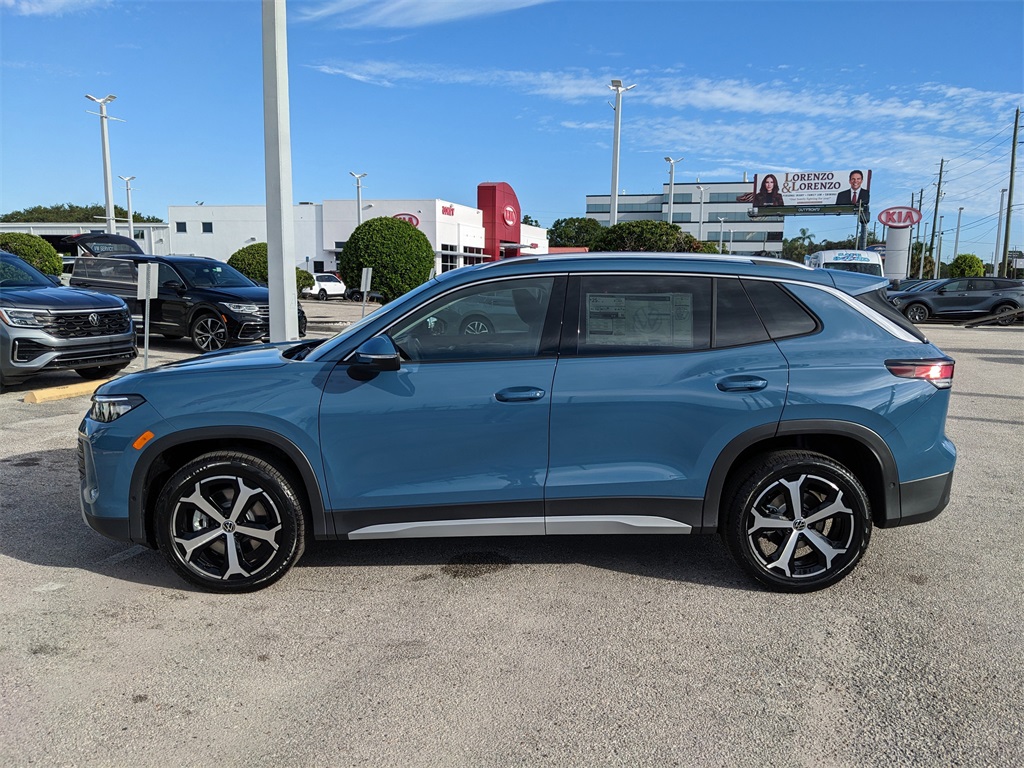 2025 Volkswagen Tiguan SE photo 4