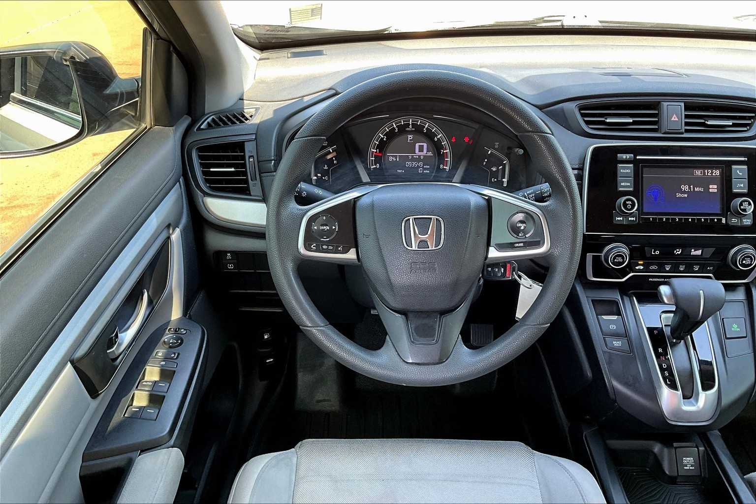 2017 Honda CR-V LX photo 5
