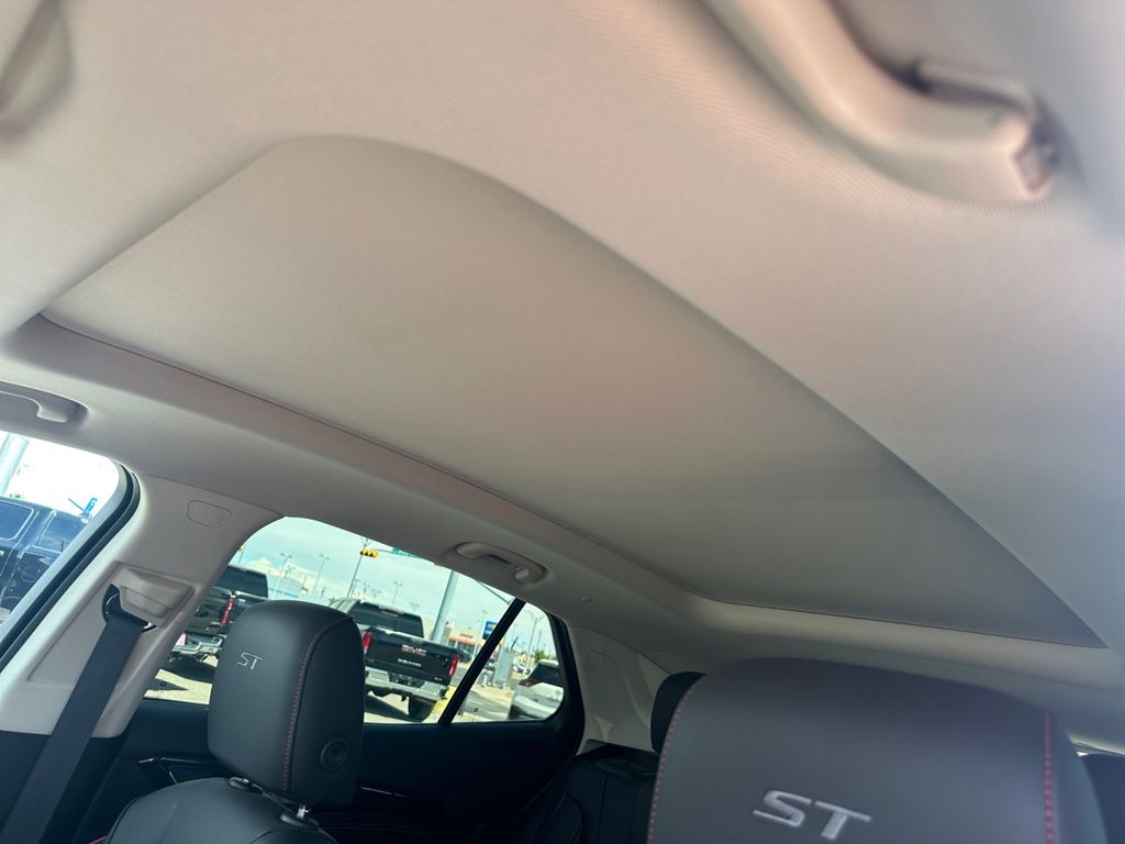 2023 Buick Envision Essence photo 17