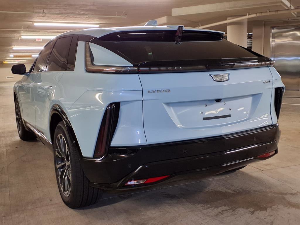2025 Cadillac Lyriq Sport photo 8