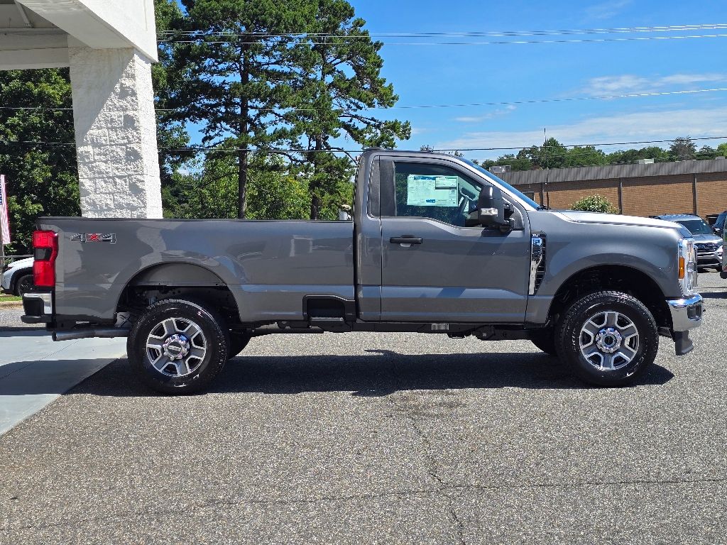 2025 Ford F-350 XLT photo 18