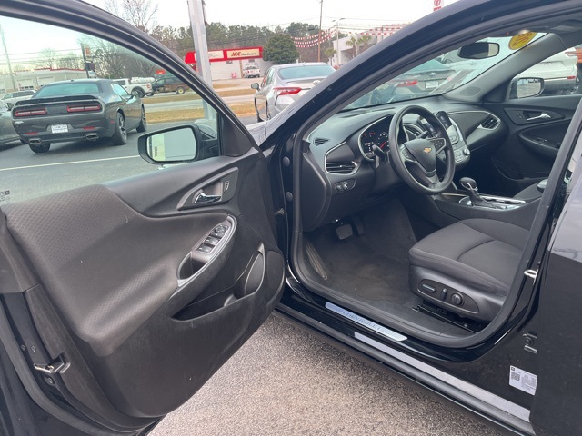 2022 Chevrolet Malibu 1LT photo 4