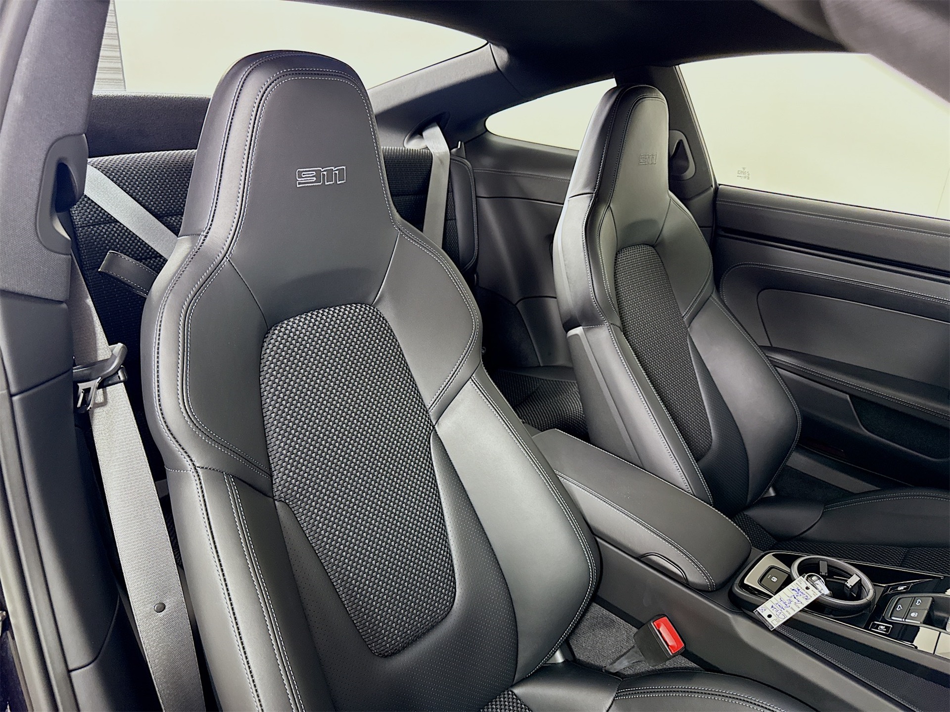 2024 Porsche 911 T photo 23
