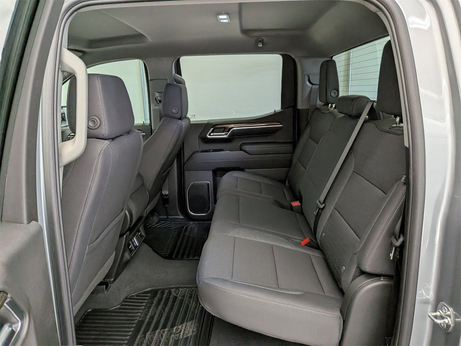 2025 Chevrolet Silverado 1500 LT photo 18