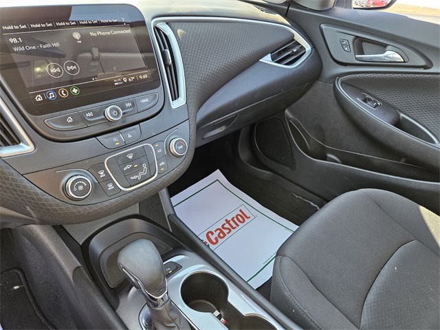 2023 Chevrolet Malibu LS photo 17