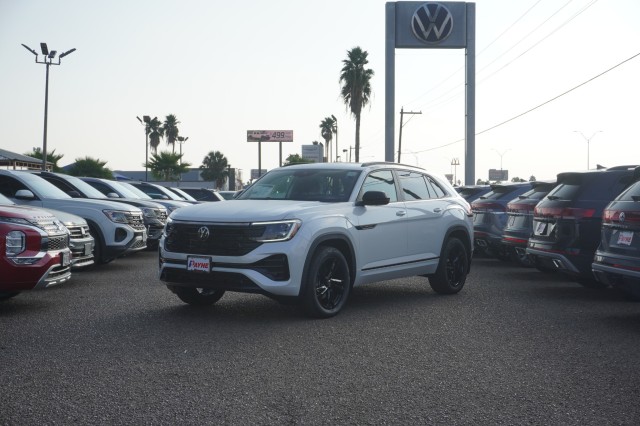 2026 Volkswagen Atlas Cross Sport SEL R-LINE's photo