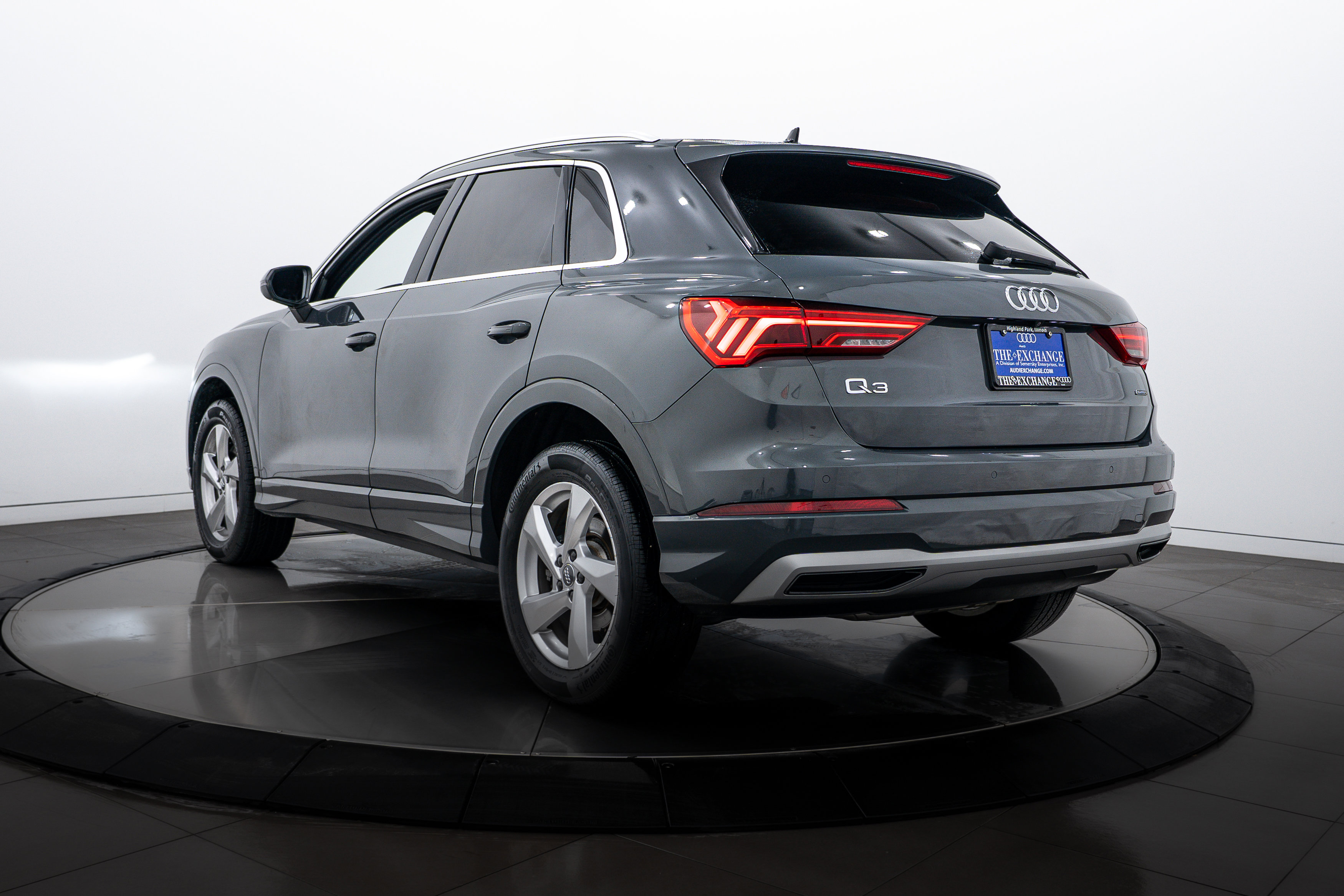 2020 Audi Q3 Premium photo 3