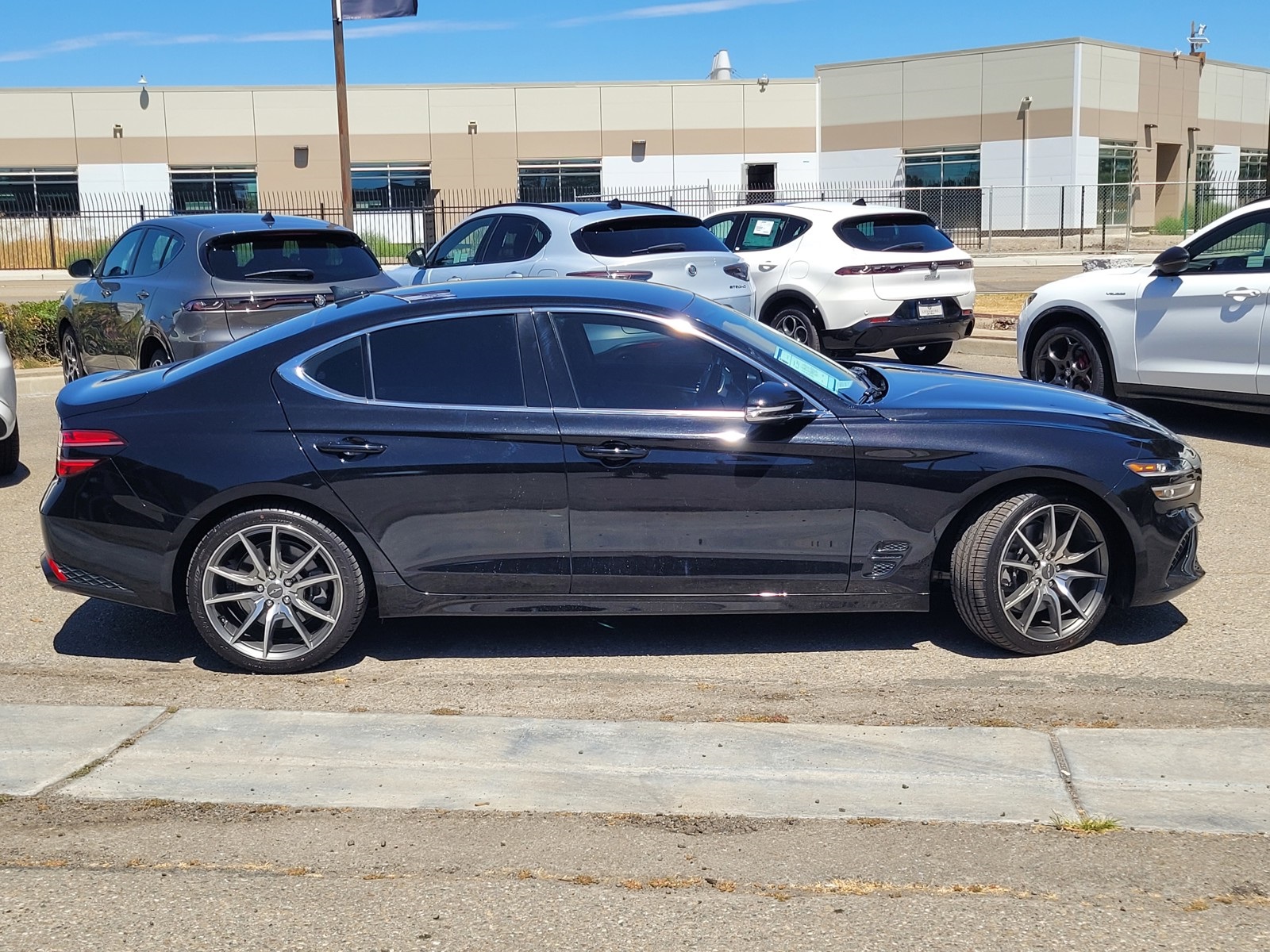 2022 Genesis G70 3.3T photo 3