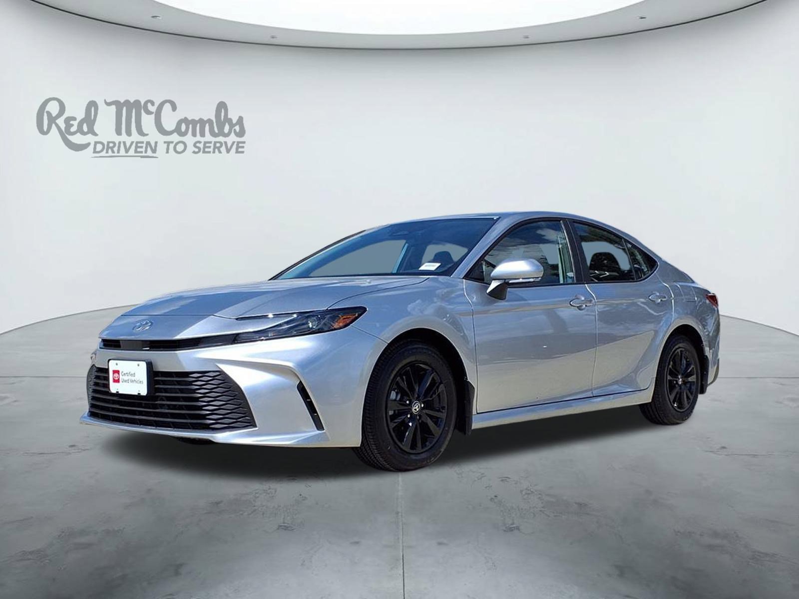 2025 Toyota Camry LE's photo