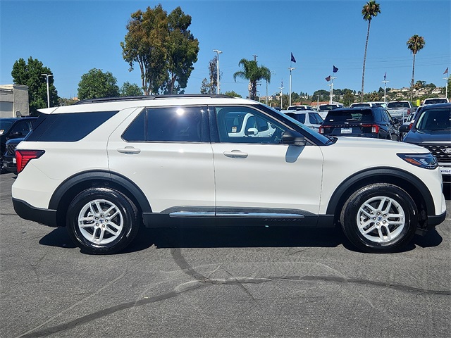 2025 Ford Explorer photo 24