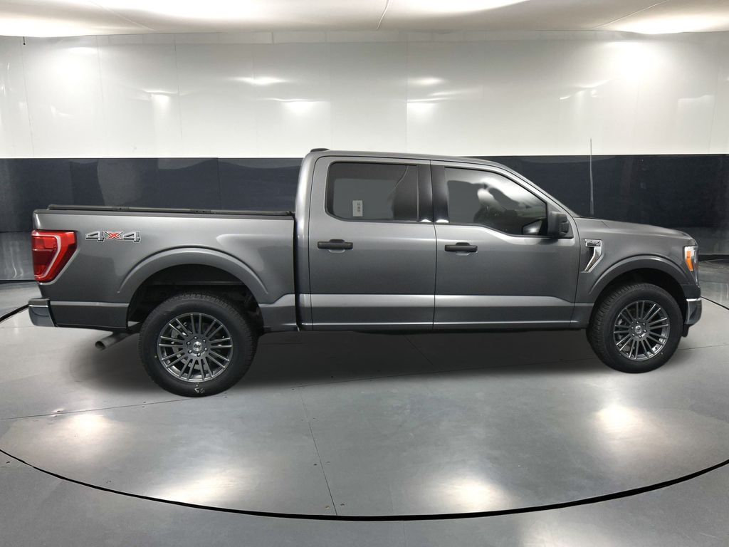 2022 Ford F-150 XLT photo 2