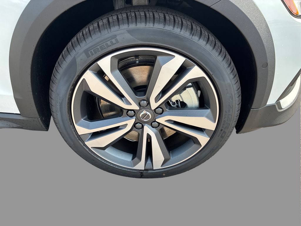 2026 Volvo V60 Cross Country B5 AWD Plus photo 12