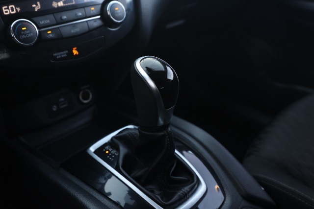 2019 Nissan Rogue SV photo 26