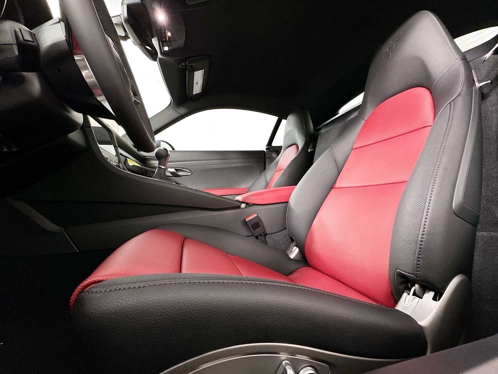 2025 Porsche Cayman photo 5