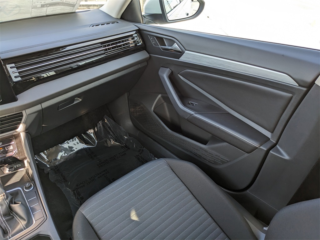 2025 Volkswagen Jetta 1.5T S photo 15