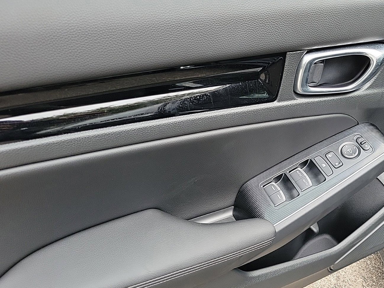 2025 Honda Civic Hybrid Sport Touring photo 15