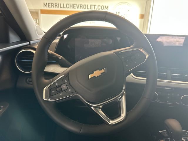 2025 Chevrolet Trax LT photo 12