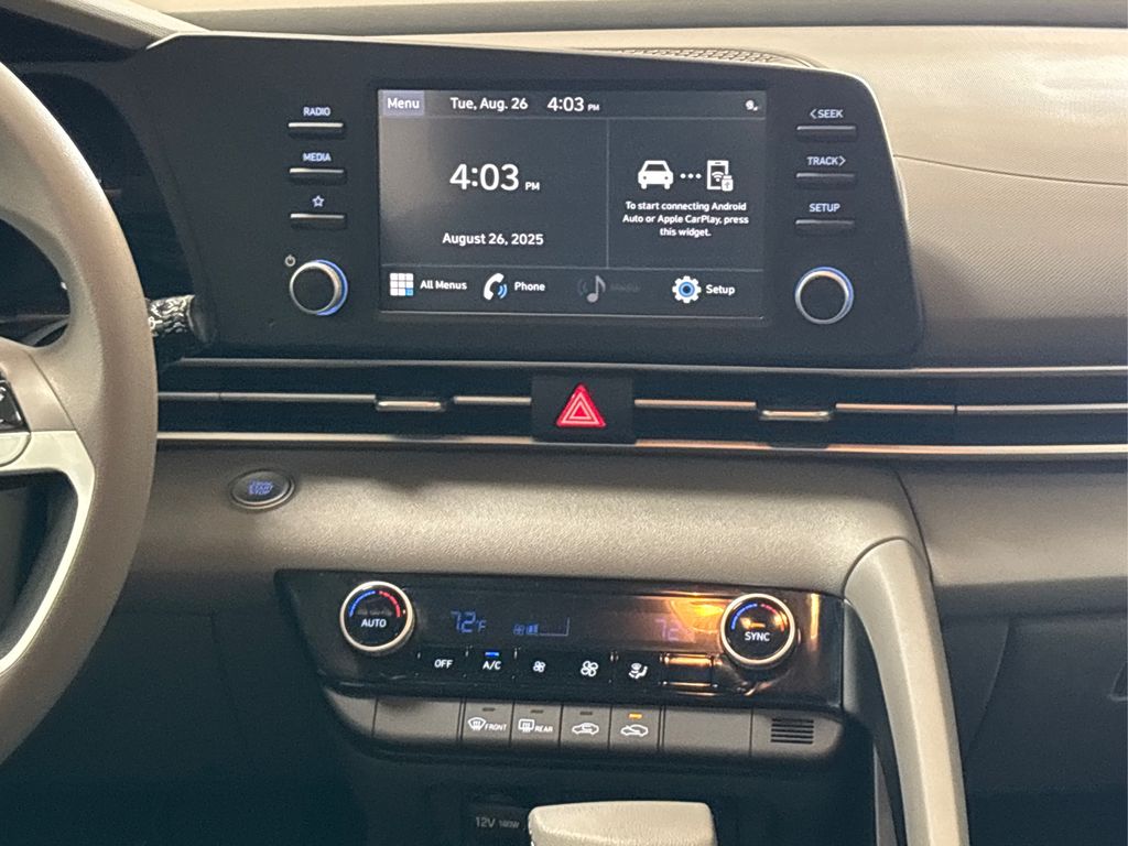 2023 Hyundai Elantra SEL photo 15