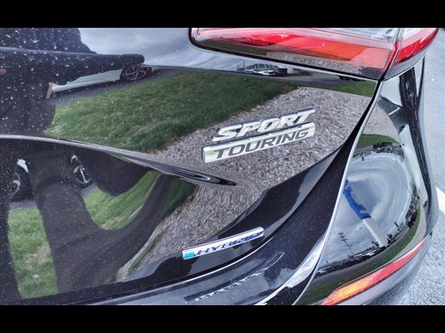 2025 Honda Civic Hybrid Sport Touring photo 7
