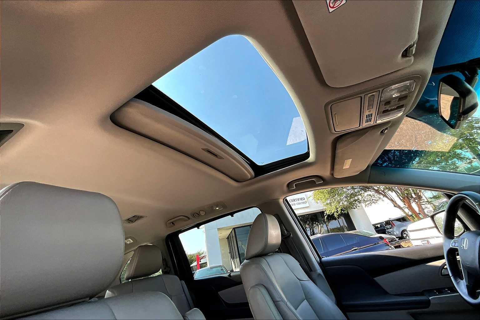 2012 Honda Odyssey EX-L photo 12