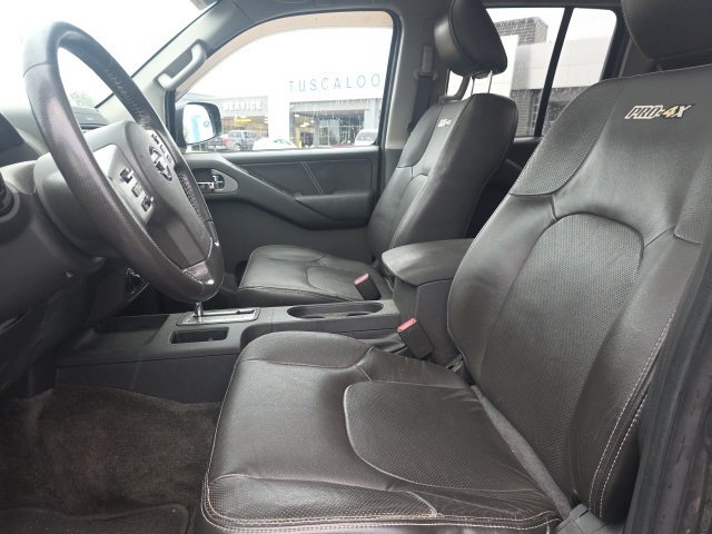 2013 Nissan Frontier PRO-4X photo 3