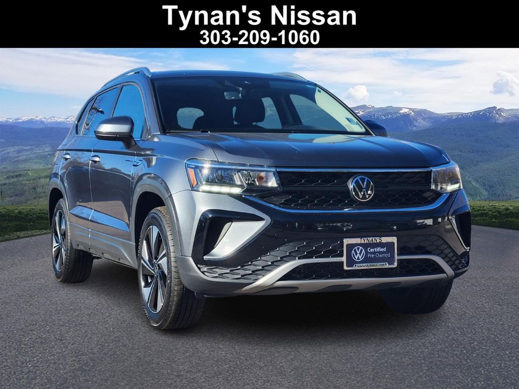 2024 Volkswagen Taos SE's photo