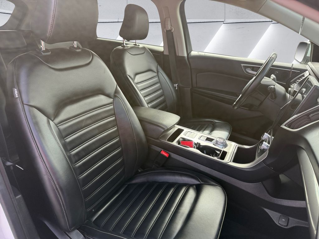 2023 Ford Edge SEL photo 14