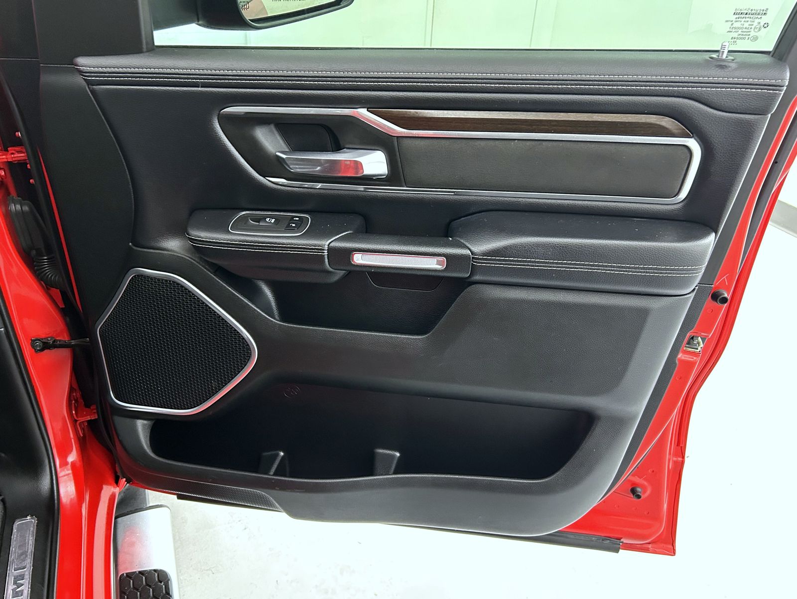2022 Ram 1500 Laramie photo 16