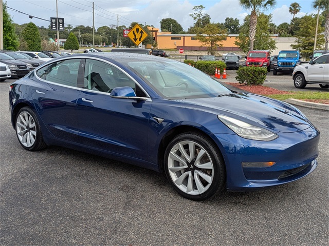 2020 Tesla Model 3 Standard Range Plus photo 2