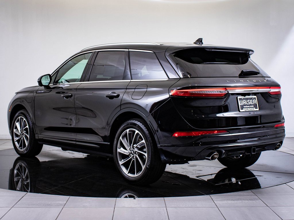 2024 Lincoln Corsair Grand Touring photo 3