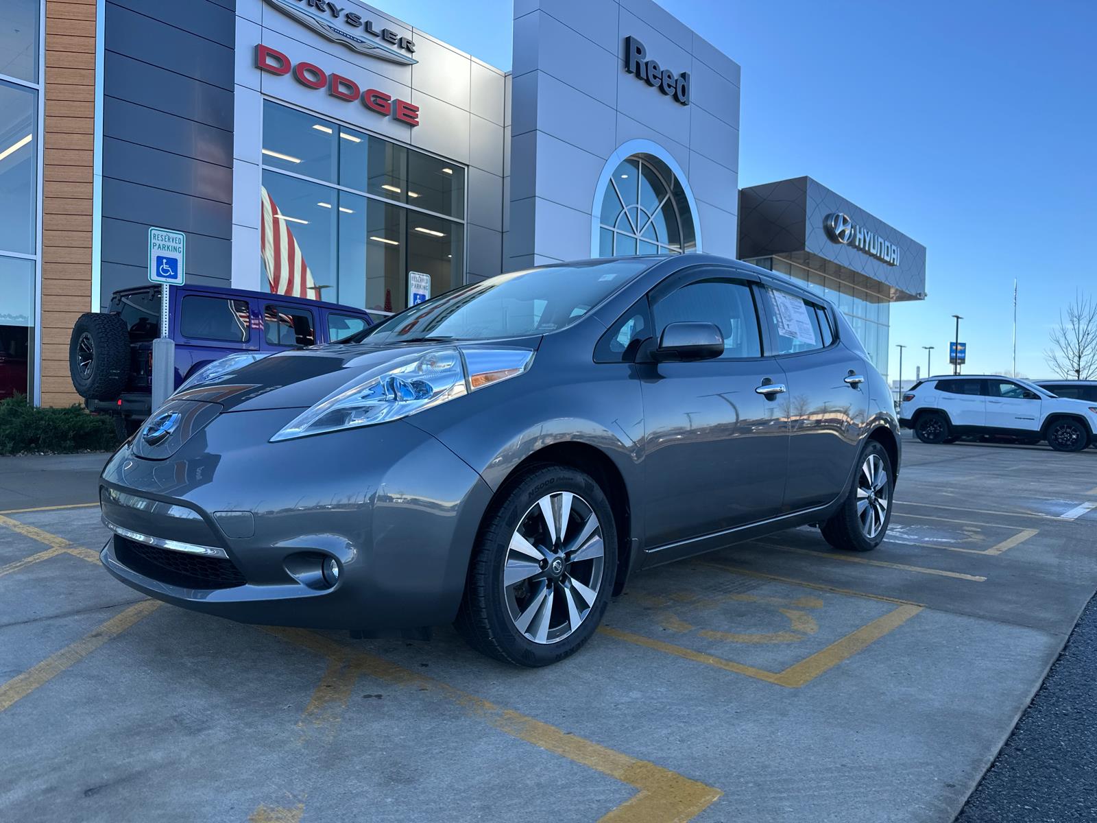 2017 Nissan LEAF SL's photo