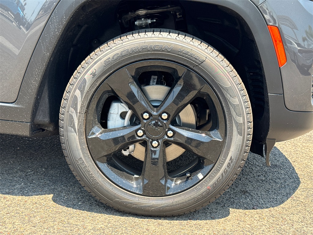 2025 Jeep Grand Cherokee Limited photo 5