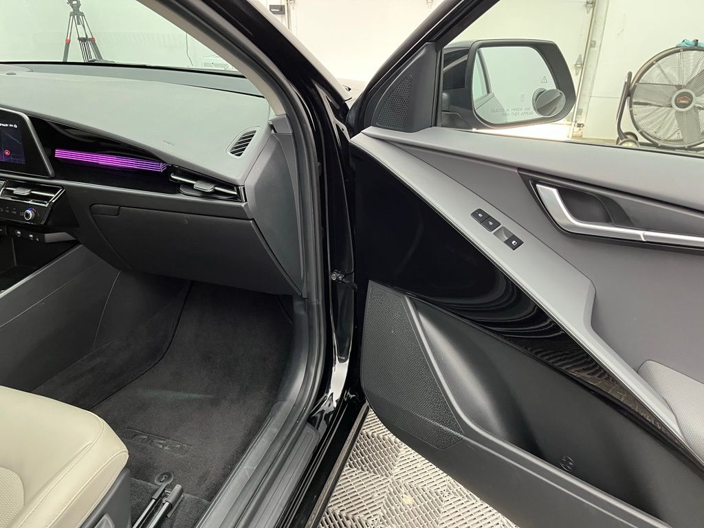 2023 Kia Niro EX photo 22