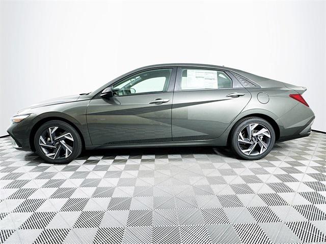 2025 Hyundai Elantra SEL Sport photo 3