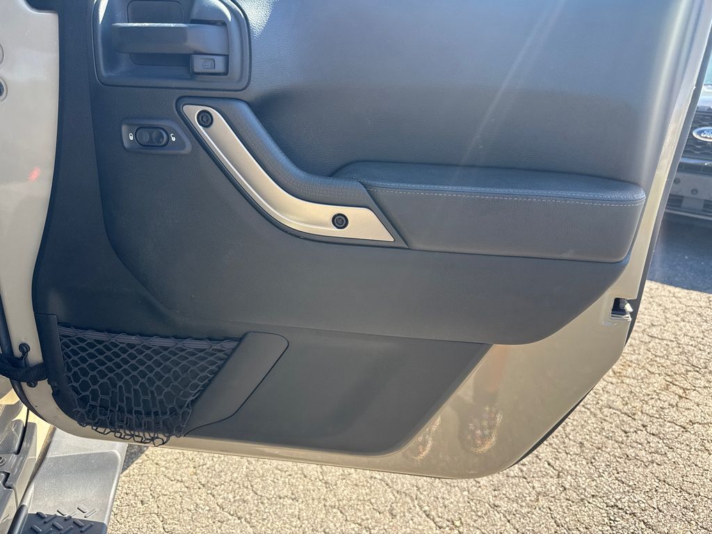 2018 Jeep Wrangler Unlimited Altitude photo 13