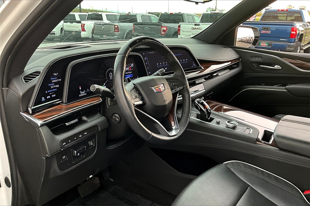2023 Cadillac Escalade Premium Luxury photo 13