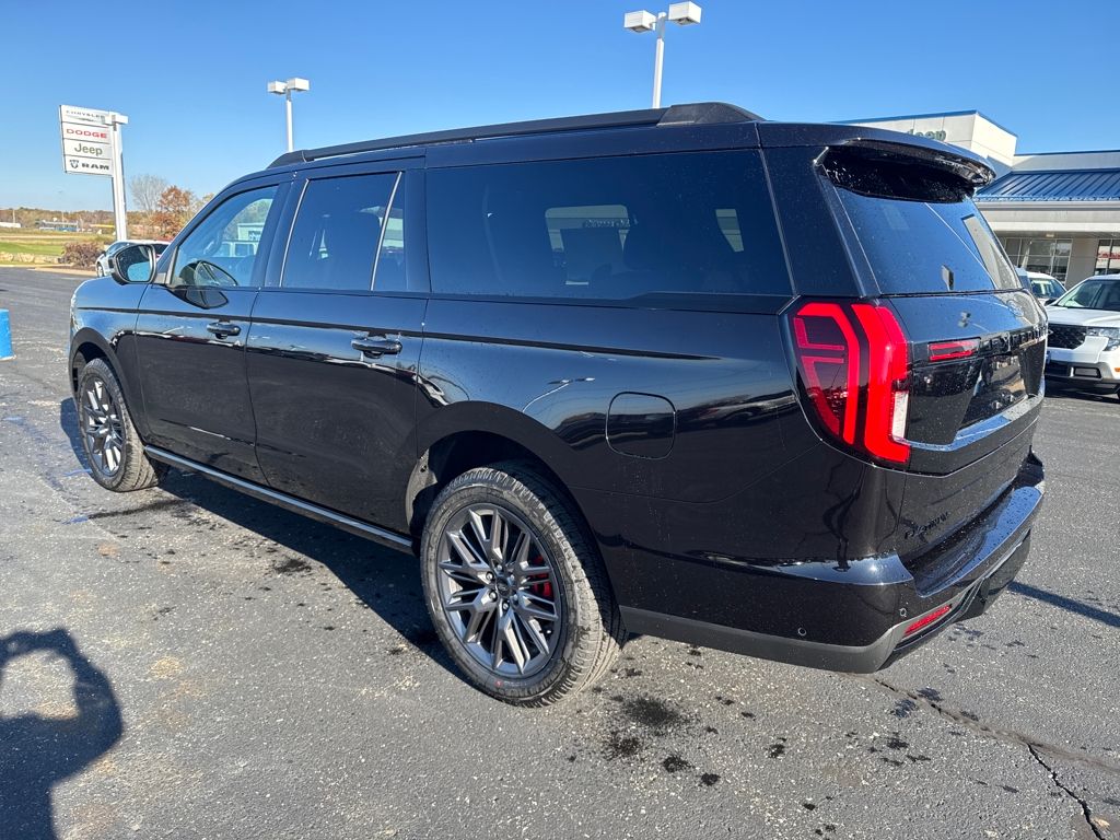 2025 Ford Expedition MAX Platinum photo 3