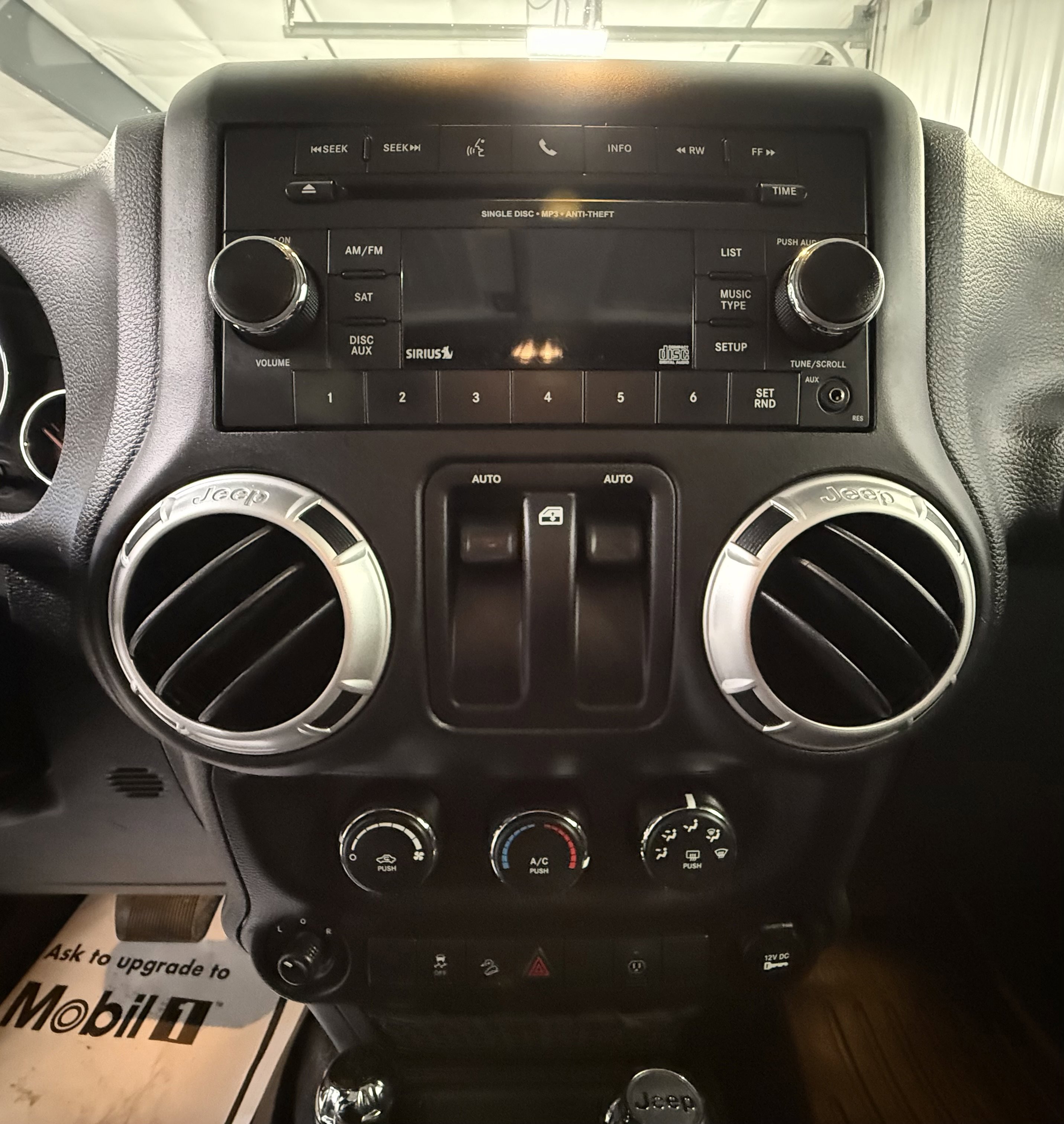 2017 Jeep Wrangler Sahara photo 2