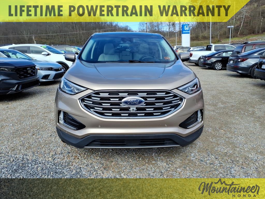 2020 Ford Edge Titanium photo 2