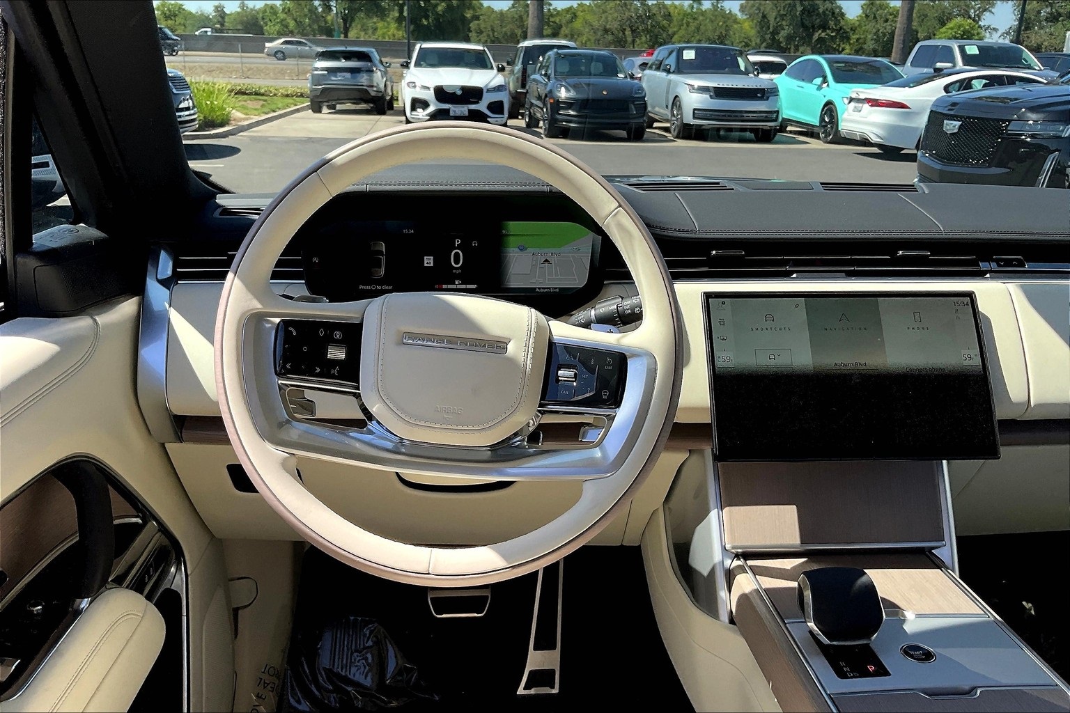 2025 Land Rover Range Rover SE photo 14