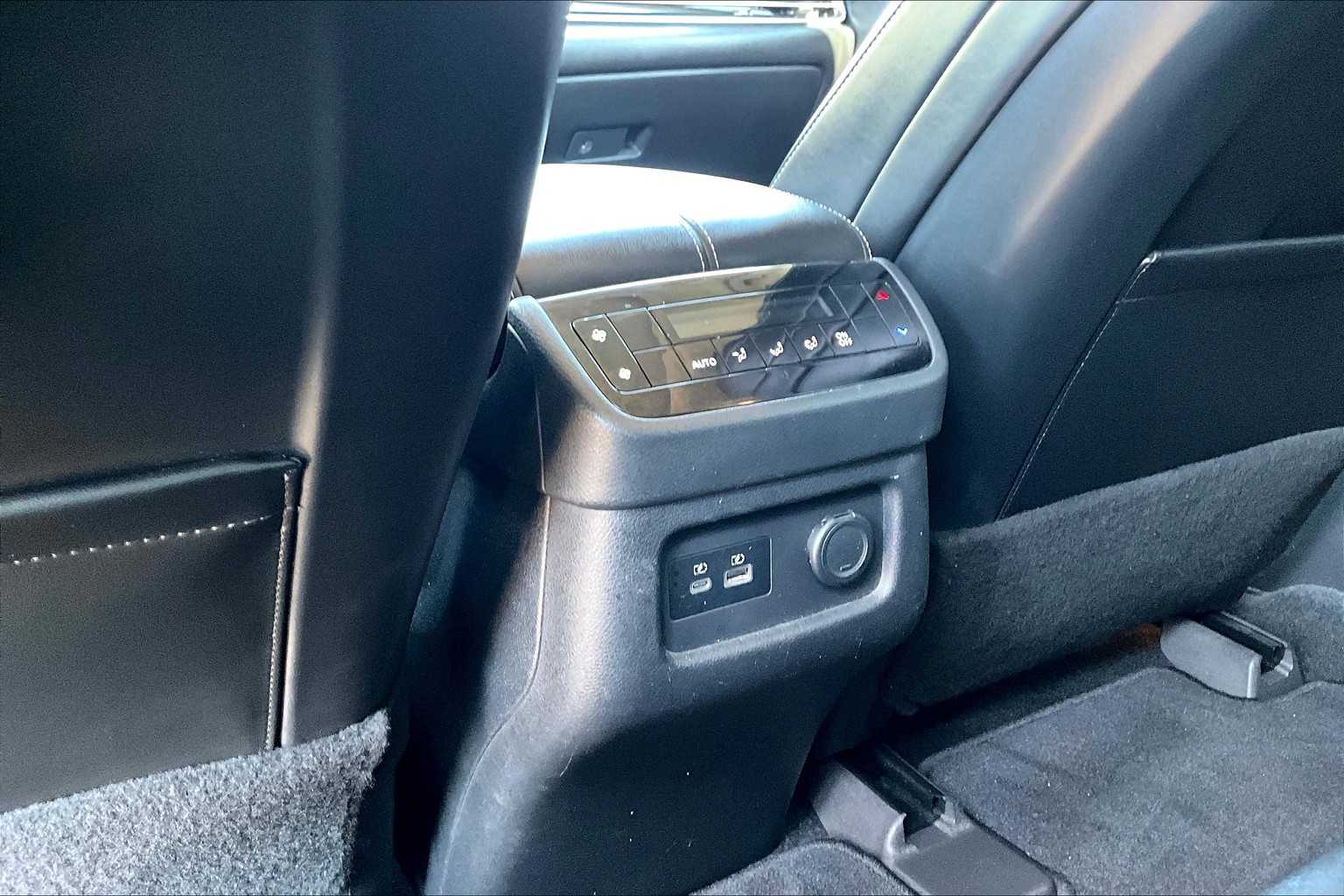 2022 Infiniti QX60 Luxe photo 28