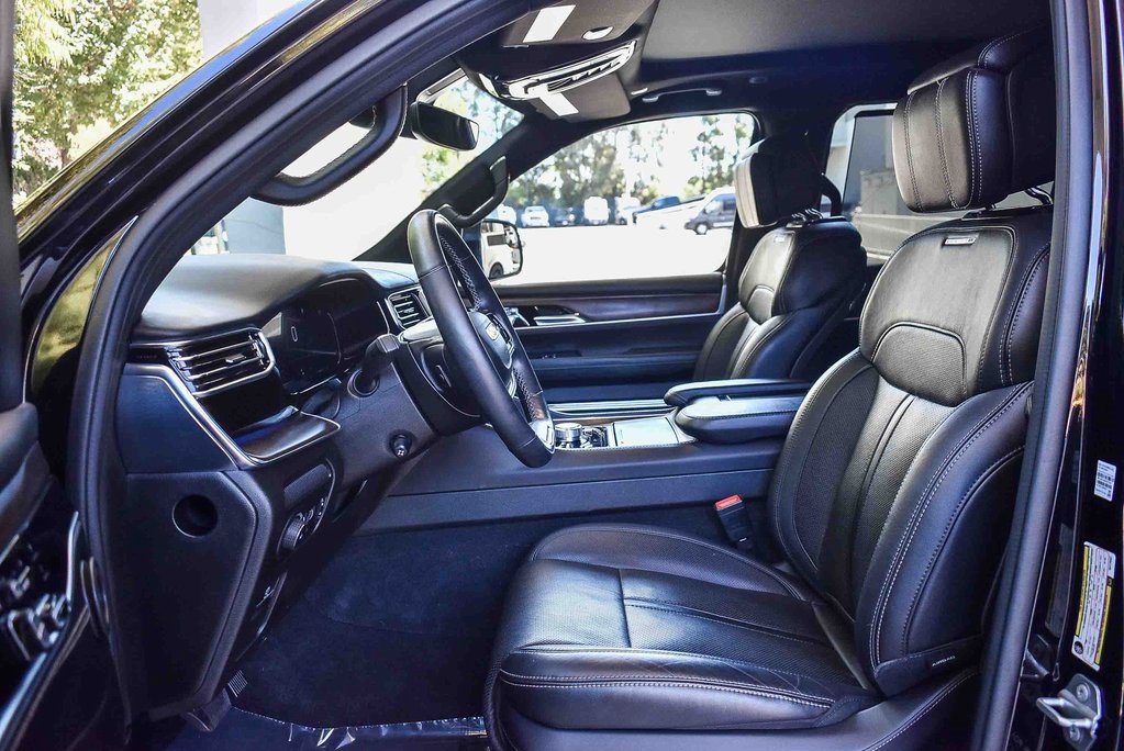 2022 Jeep Grand Wagoneer I photo 16