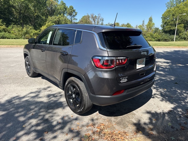 2023 Jeep Compass Sport photo 3