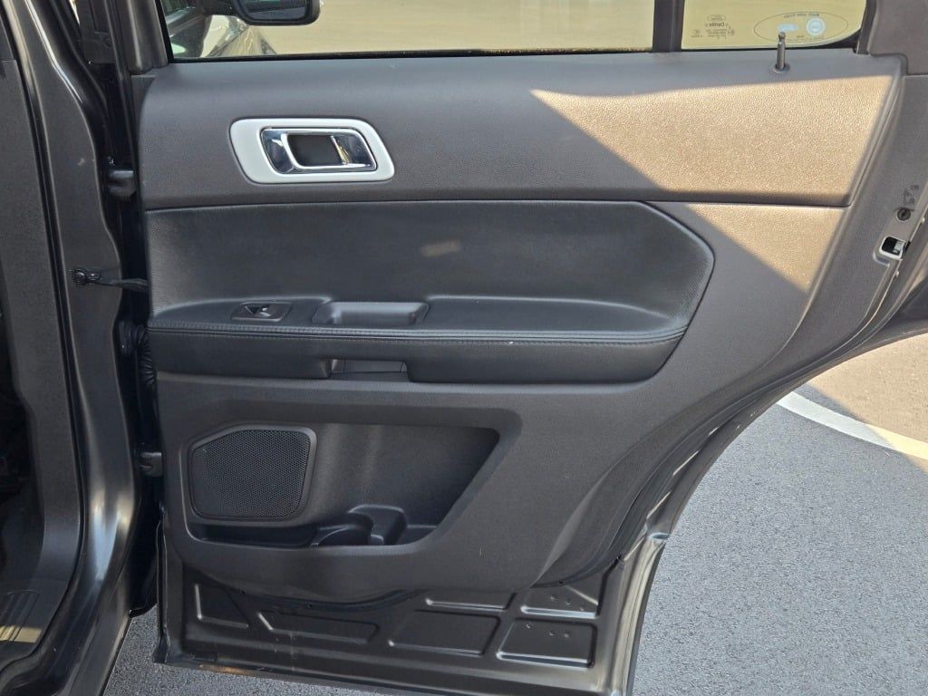 2015 Ford Explorer XLT photo 8