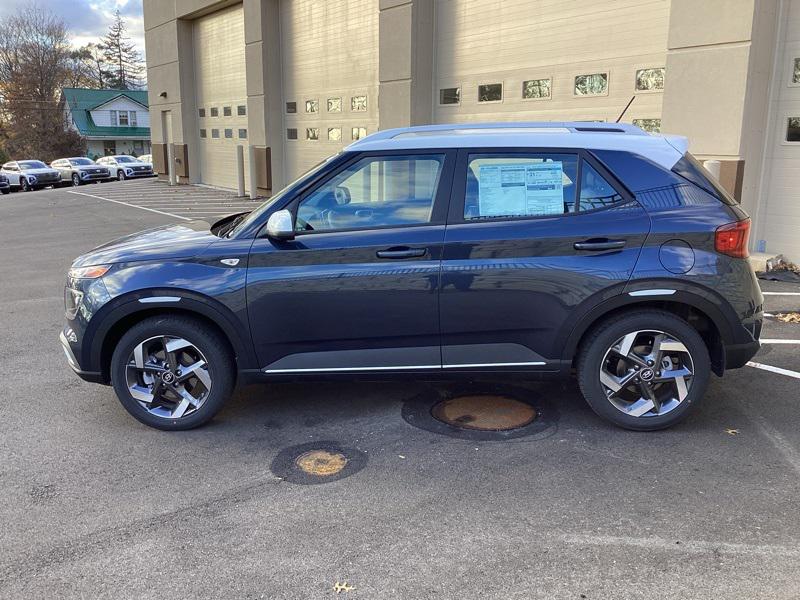 2026 Hyundai Venue SEL photo 4