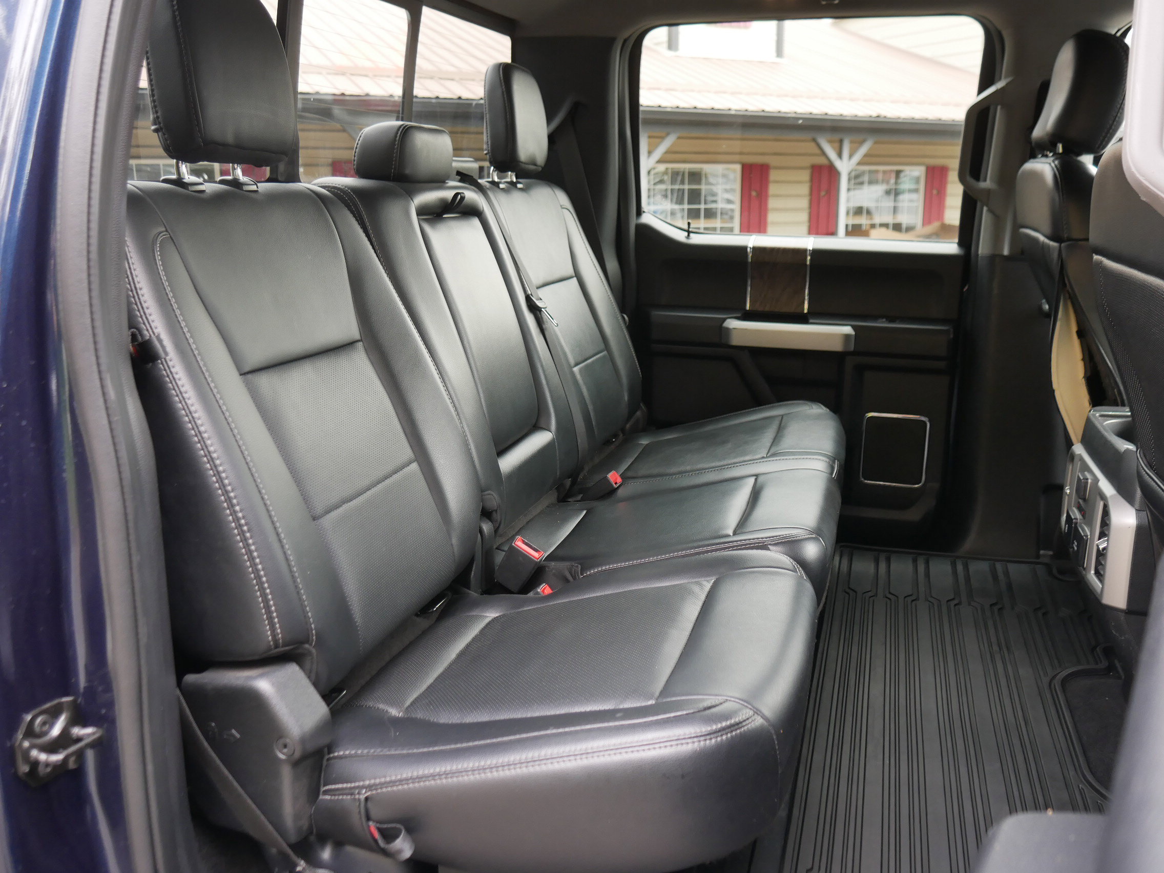 2019 Ford F-350 Lariat photo 26
